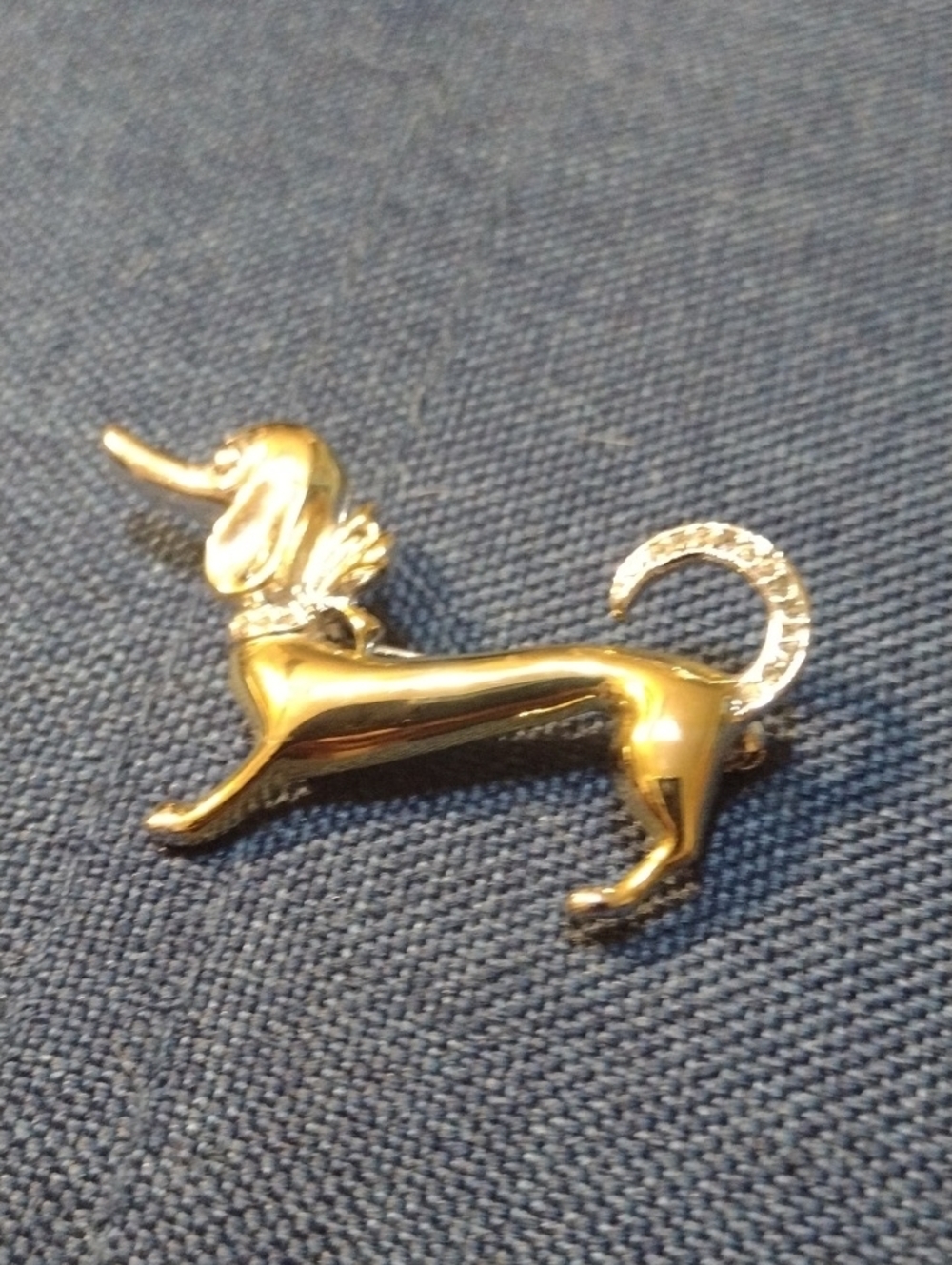 Gold-Tone Dachshund Dog Brooch Pin - Gold Color
